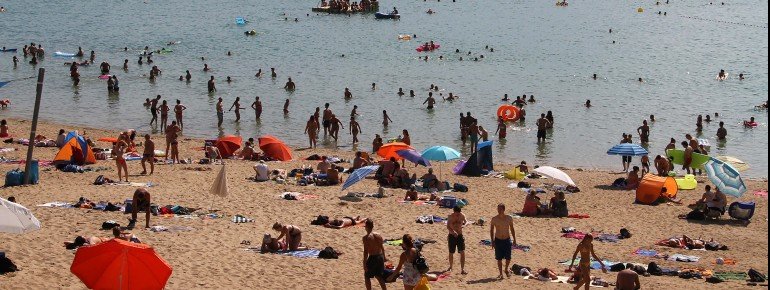 Der seichte Einstieg ins Wasser ist vor allem für Kinder von Vorteil