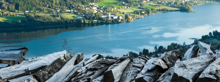 Der Ossiacher See in der Region Villach.