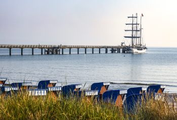Das Ostseebad Binz bietet einen Strandkorbverleih direkt am Strand an.