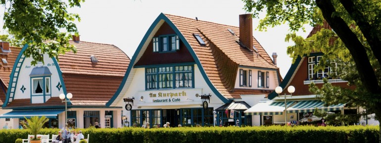 Der Kurpark liegt zwischen Strand- und Mittelpromenade.