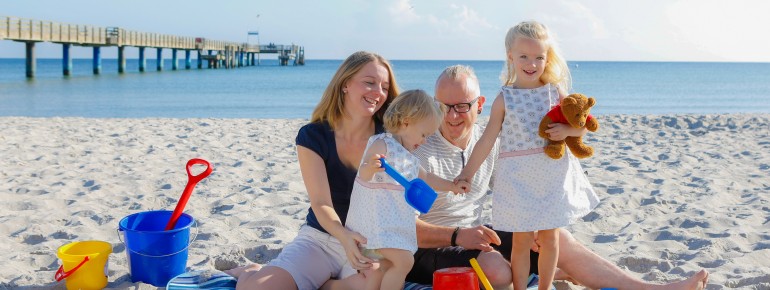 Familien-Spaß am Strand von Boltenhagen