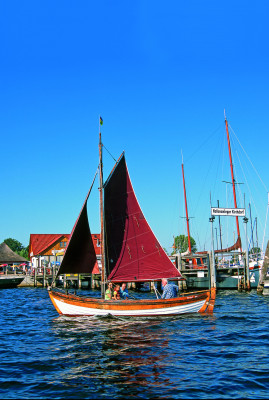 Boote können Urlauber beim Poeler Forellenhof mieten.
