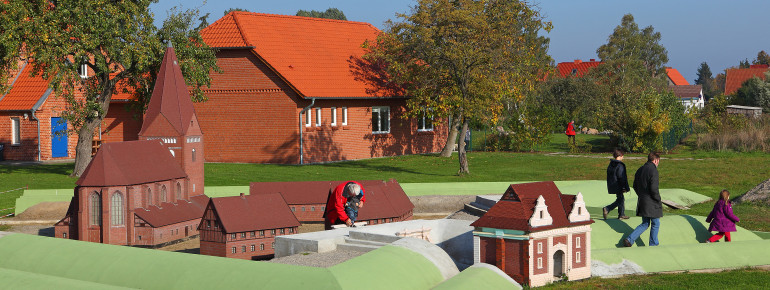 Auf dem Gelände des Heimatmuseums entsteht ein Modell der Schlosswallanlage, die im 30-jährigen Krieg zerstört wurde.