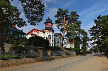 Historische Villen, gepflegte Wege und Meerblick machen die Promenade von Zinnowitz besonders reizvoll.