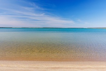 Der See wird auch die kleine Karibik genannt.