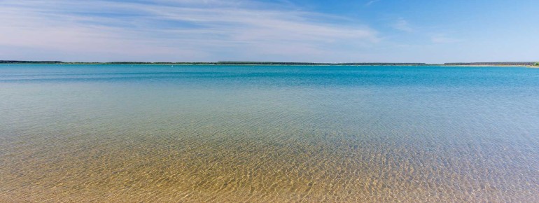 Der See wird auch die kleine Karibik genannt.