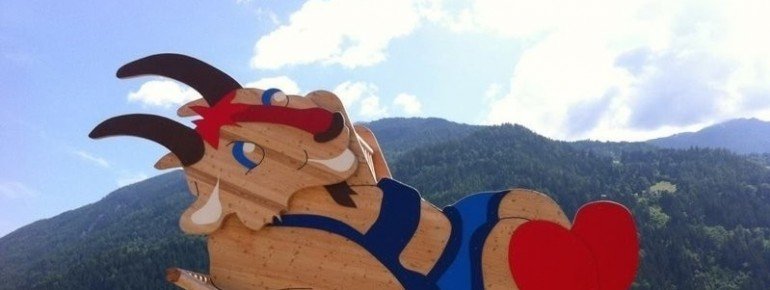 Mega Pitzi mit Rutsche und Kletterwand