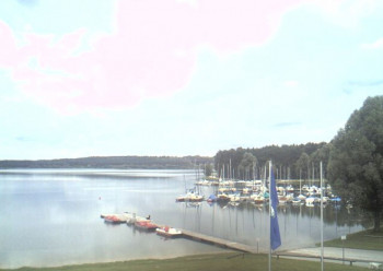 Am Seezentrum Heuberg ist auch Segeln und Surfen möglich. Die Webcam in Heuberg zeigt dir die aktuellen Bilder vom Rothsee.