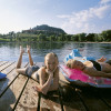 Mit einem abwechslungsreichen Freizeitangebot bietet das Seebad in Riegersburg Spaß für die ganze Familie.