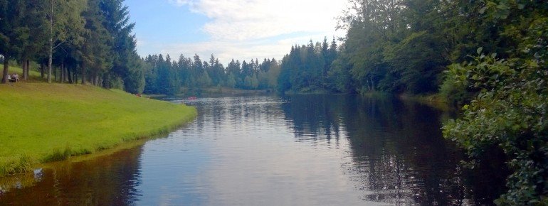 Mit einer Länge von ca. 300m gibt es genug Platz für Schwimmer und Schlachbootfahrer