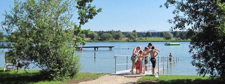 Das Strandbad am Obinger See ist ideal für die ganze Familie.