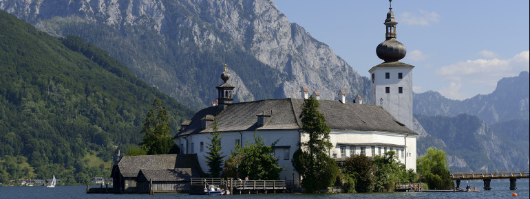 Ein Wahrzeichen am Traunsee: das Schloss Ort.