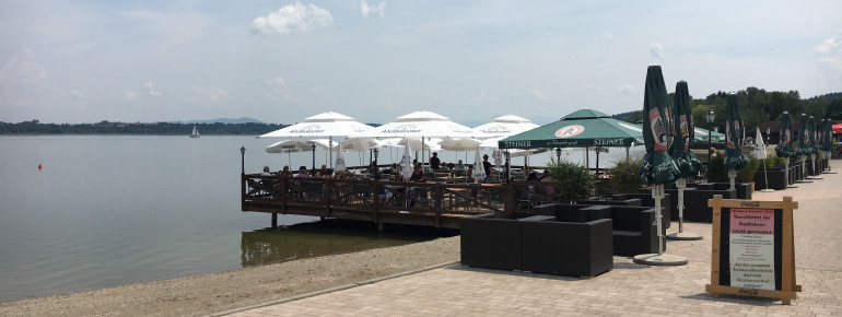 Die Seeterrasse des Strandkurhauses.