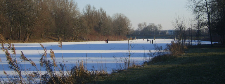 Wenn das Wetter mitspielt, kannst du im Winter auf dem Werdersee sogar Eislaufen.