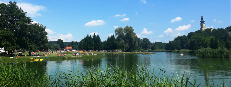 Der Wildoner Badesee liegt rund 25 Kilometer südlich von Graz.