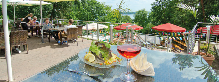 In der Campinganlage gibt es neben einem Kiosk auch ein Restaurant.