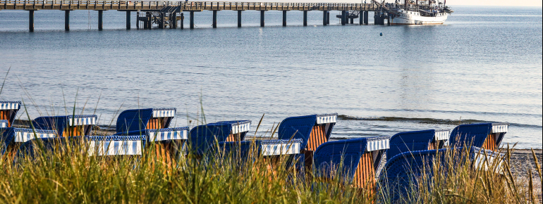 The Baltic seaside resort of Binz offers beach chair hire directly on the beach.