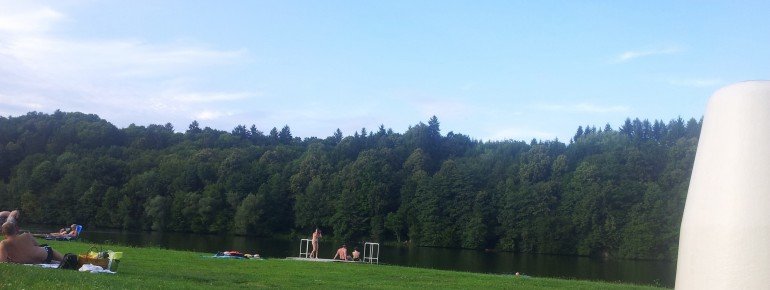There is plenty of space for sunbathing.