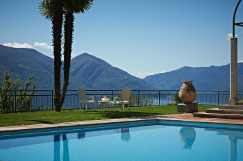 On Lake Maggiore, there are also luxurious accommodations such as Villa Orselina with its own spa right on the lake.