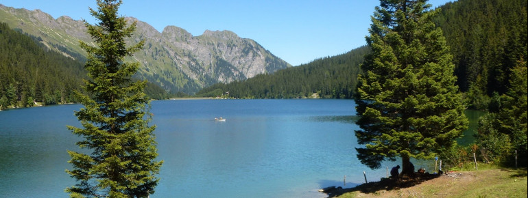 Lake Arnen is located about 25 minutes from Gstaad.