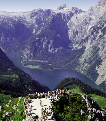 Mountain Jenner is located right by lake Königssee. Since August 2018, a new gondola takes you to the top.