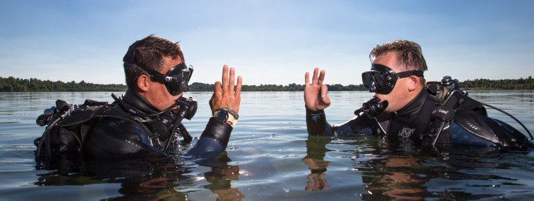 Go diving at Lake Schladitzer Bucht.