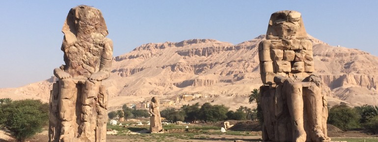 Die Memnonkolosse in Theben-West
