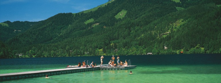 Baden inmitten einer herrlichen Bergwelt.