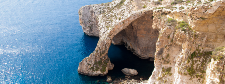 Die Blaue Grotte ist nur per Boot zugänglich.