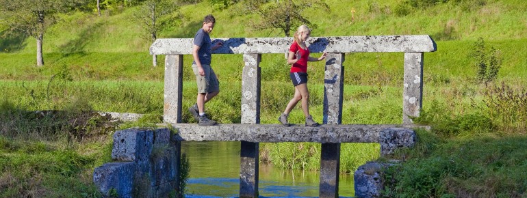 Über 40.000 Kilometer Wanderwege führen durch Bayern.