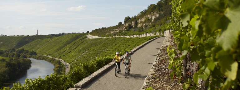 Entlang idyllischer Flusslandschaften.