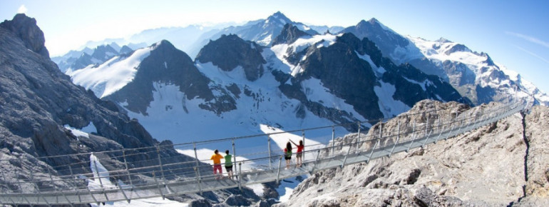 Europas höchstgelegene Hängebrücke auf dem Titlis in der Schweiz.