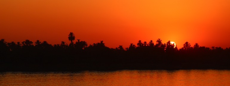 Sonnenuntergang am Nil bei Luxor