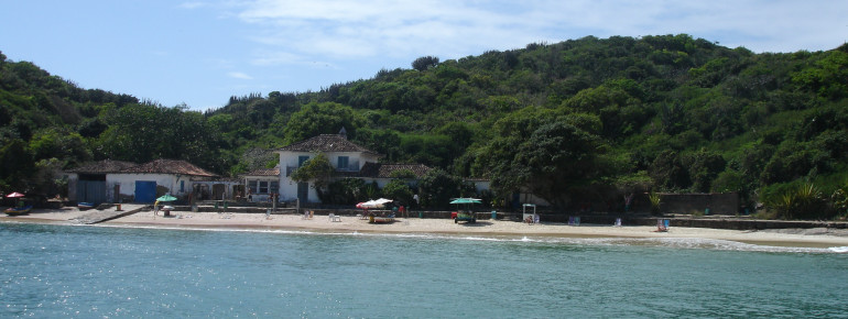 Entlang der Atlantikküste warten weiße Sandstrände.