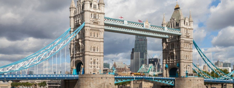 Blick auf die Tower Bridge in London